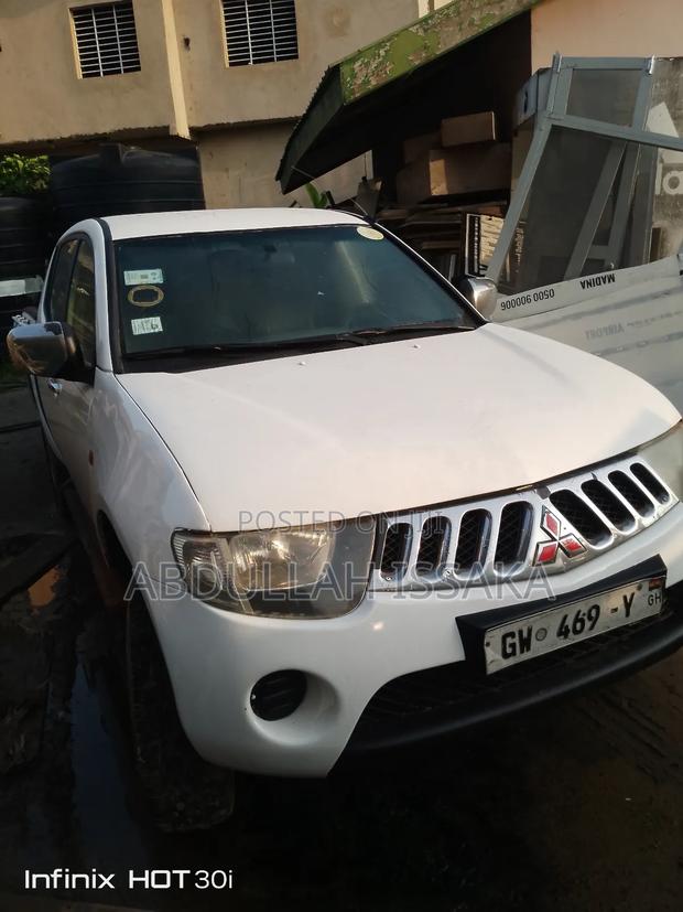 Mitsubishi L200 Club Cab 2.5 136hp 4WD 2007 White