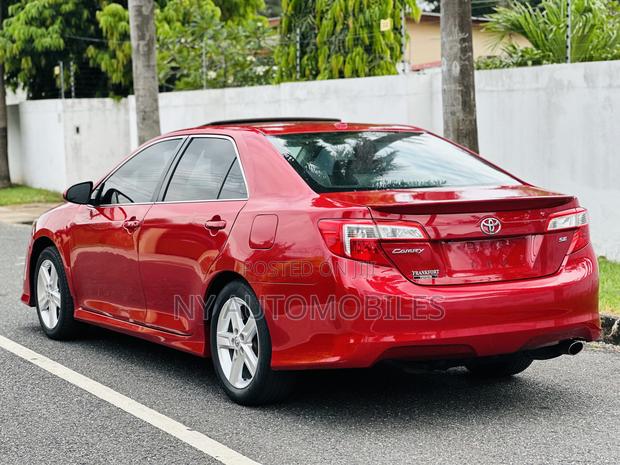 Toyota Camry SE 4dr Sedan (3.5L 6cyl 6A) 2014 Red