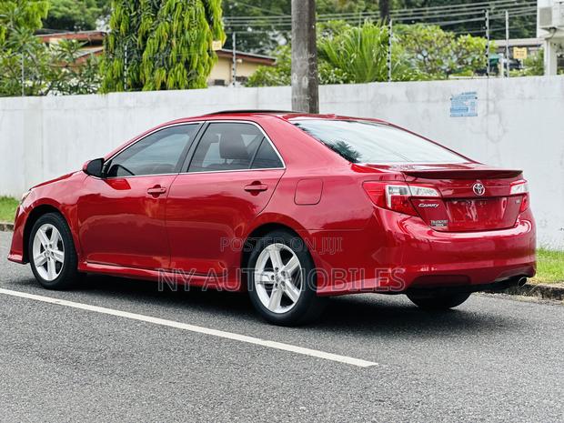 Toyota Camry SE 4dr Sedan (3.5L 6cyl 6A) 2014 Red