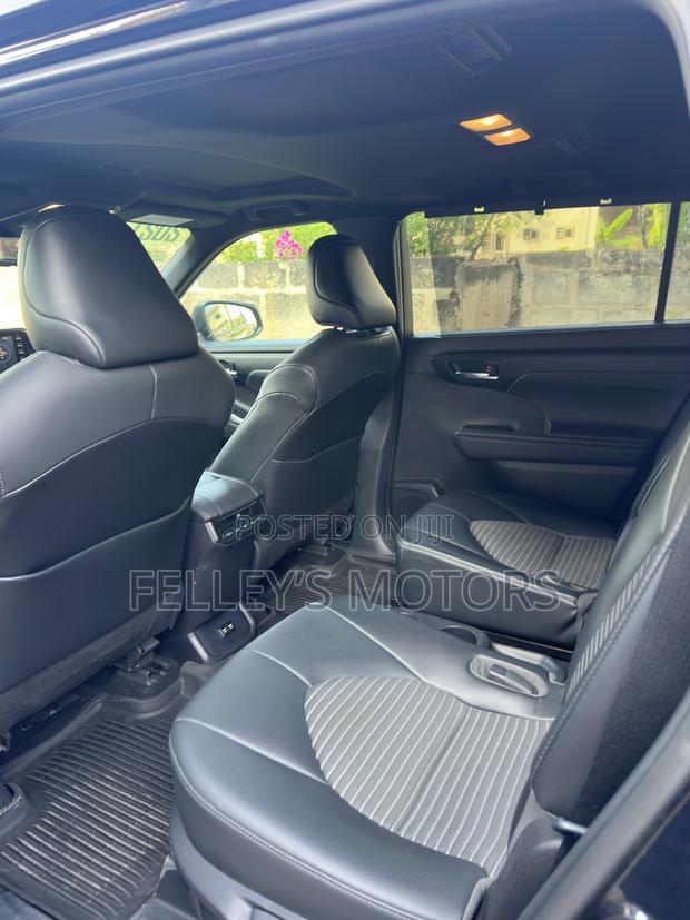 Toyota Highlander XLE 2021 Black