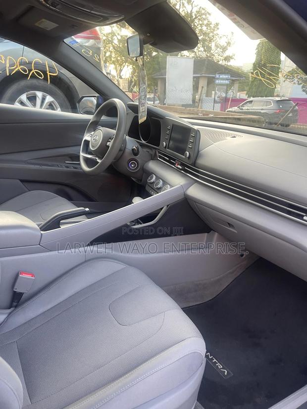 Hyundai Elantra SE 2021 Blue