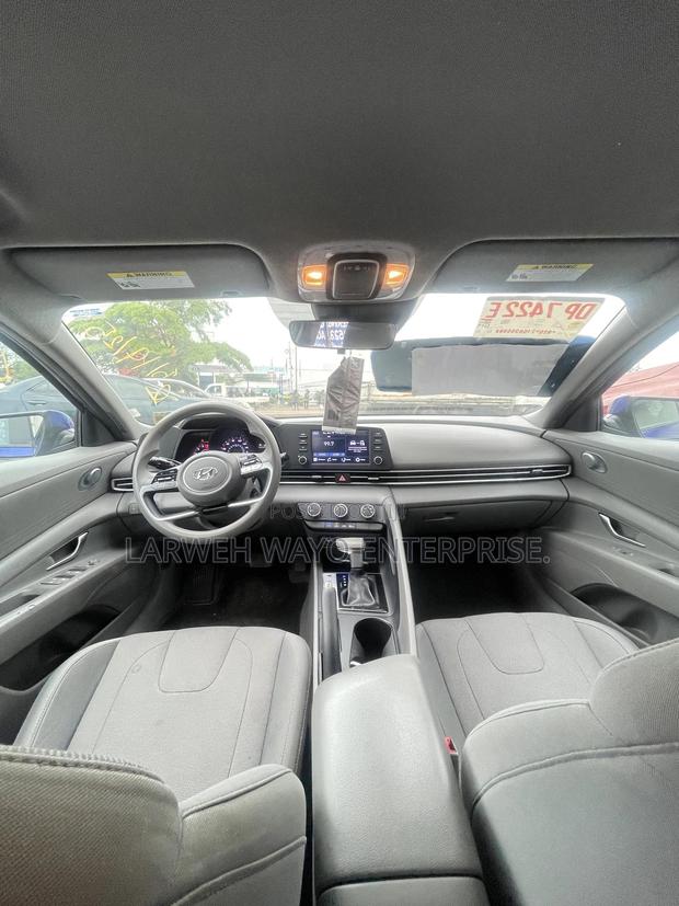 Hyundai Elantra SE 2021 Blue