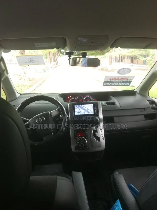 Toyota Voxy 2013 Black