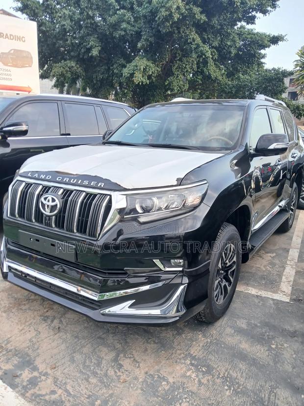 New Toyota Land Cruiser Prado 2.7 2023 Black
