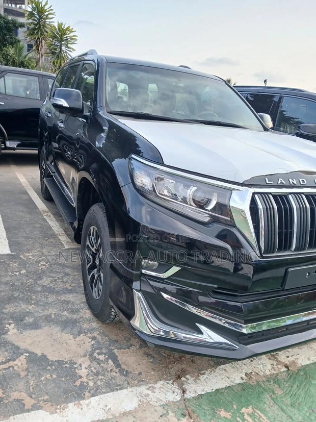 New Toyota Land Cruiser Prado 2.7 2023 Black