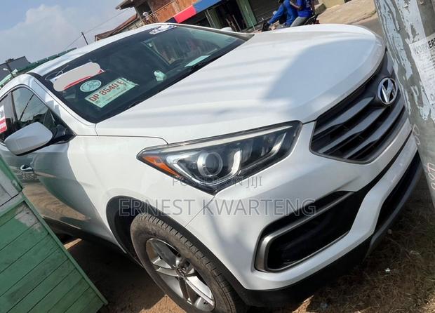 Hyundai Santa Fe 2017 White