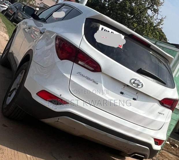 Hyundai Santa Fe 2017 White