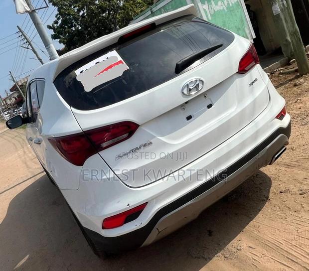 Hyundai Santa Fe 2017 White