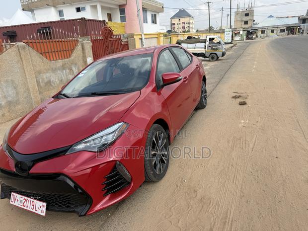 Toyota Corolla 2018 Red