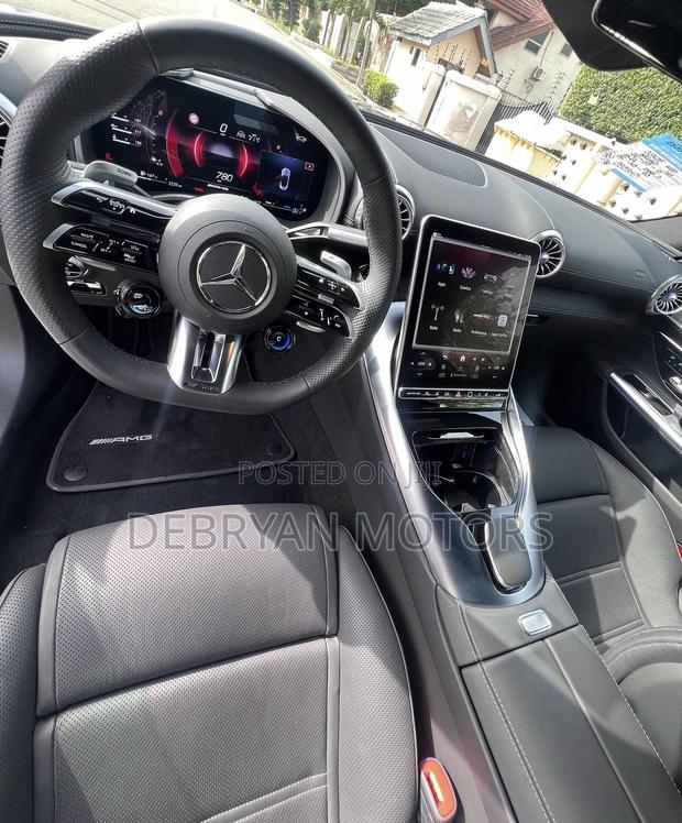 Mercedes-Benz SL-Class 2024 Red