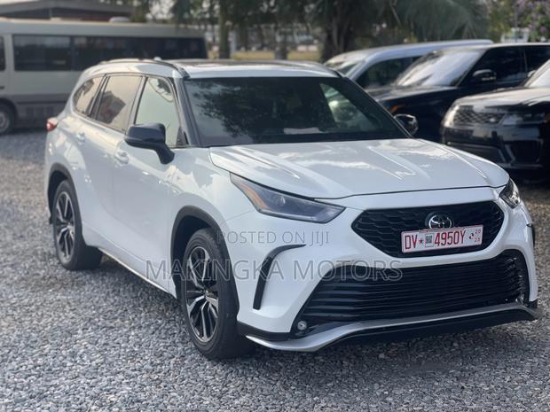 Toyota Highlander XSE 2021 White