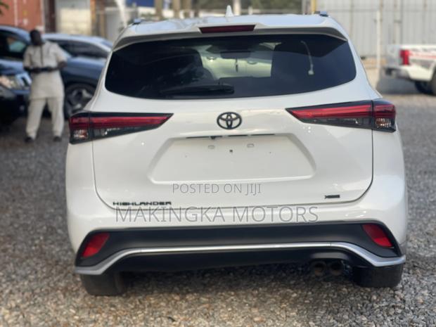 Toyota Highlander XSE 2021 White