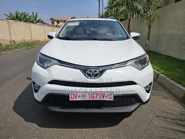 Toyota RAV4 XLE AWD (2.5L 4cyl 6A) 2016 White