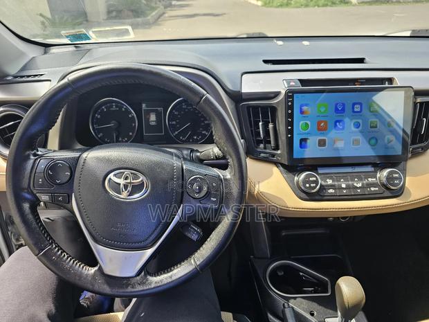 Toyota RAV4 XLE AWD (2.5L 4cyl 6A) 2016 White