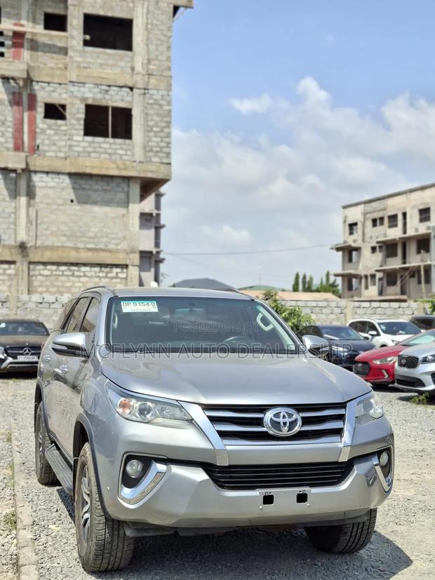 Toyota Fortuner 2.7 AWD 2017 Gray
