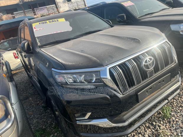 Toyota Land Cruiser Prado 2017 Black