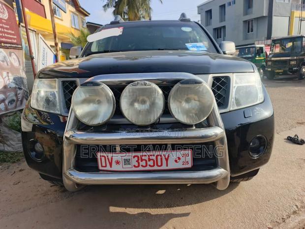 Nissan Navara 2015 Black