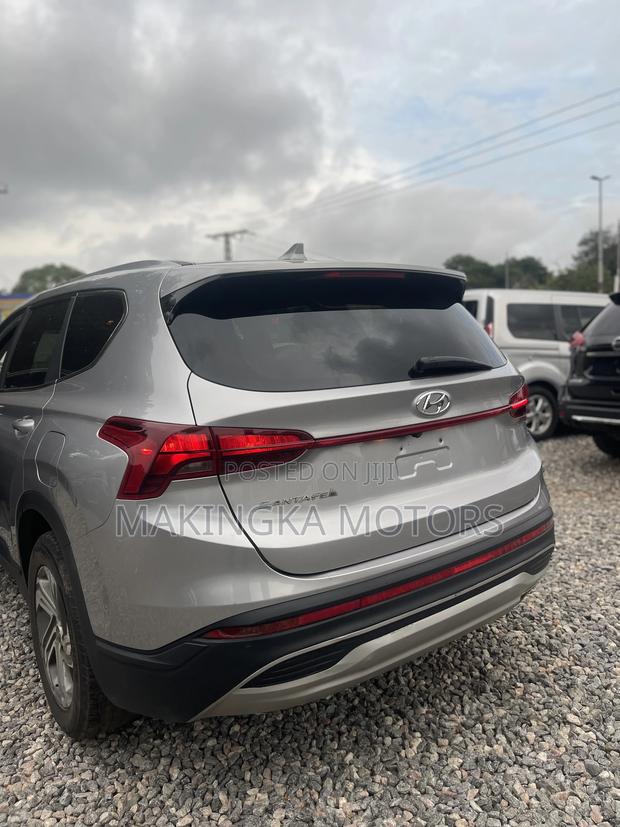 Hyundai Santa Fe SE (4 styles) 2022 Gray