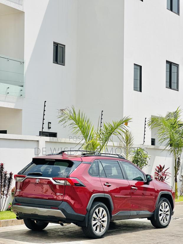 Toyota RAV4 Limited FWD 2019 Red