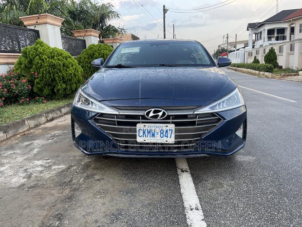 Hyundai Elantra 2022 Blue