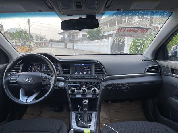 Hyundai Elantra 2022 Blue