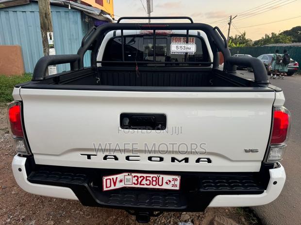 Toyota Tacoma TRD Off Road 2021 White