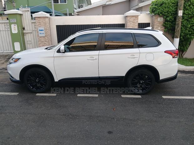 Mitsubishi Outlander SE AWC 2018 White