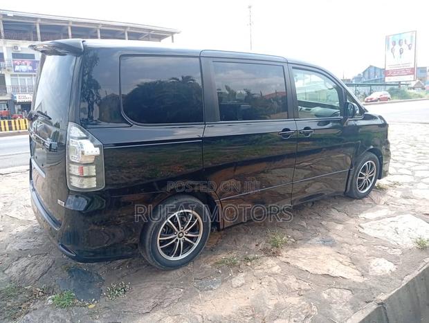 Toyota Voxy 2012 Black