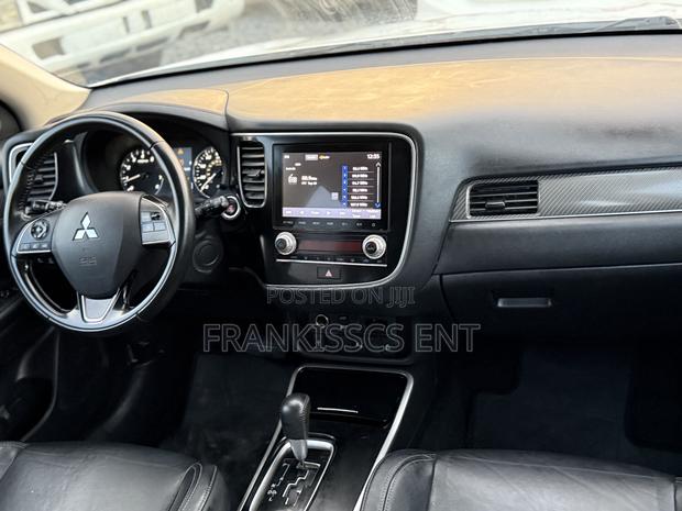 Mitsubishi Outlander SEL S-AWC 2020 White