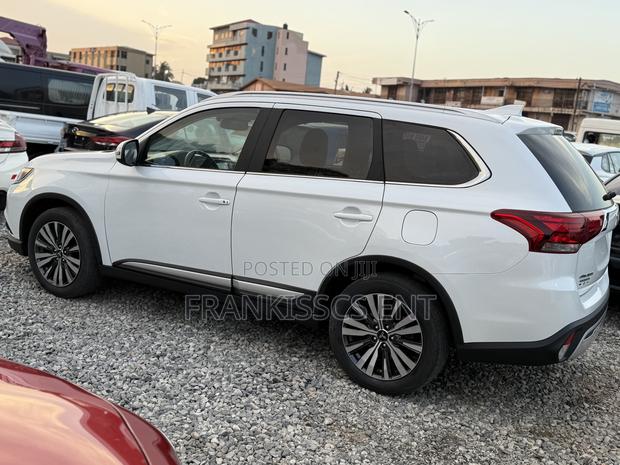 Mitsubishi Outlander SEL S-AWC 2020 White