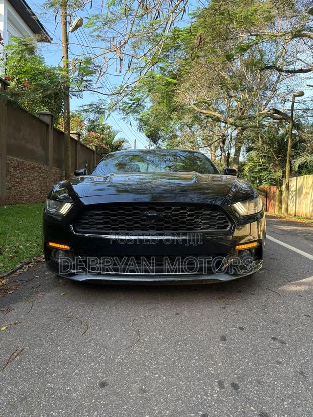 Ford Mustang EcoBoost Premium Fastback 2017 Black