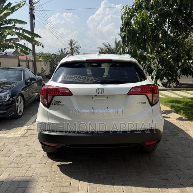 Honda HR-V 4dr SUV (1.5L 4cyl CVT) 2016 White