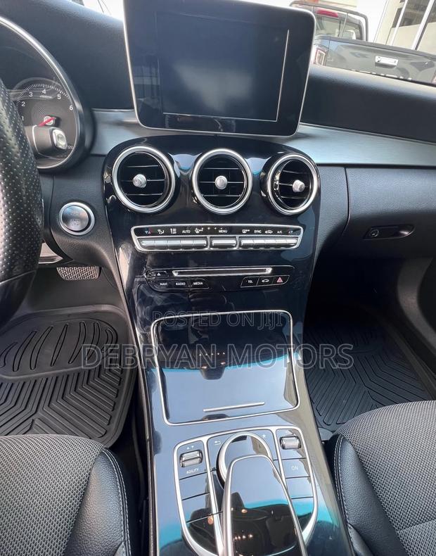 Mercedes-Benz C300 Base AWD 4Matic Sedan (2.0L 4cyl 7A) 2015 Silver