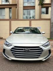 Hyundai Elantra SE Sedan FWD (2.0L 4cyl 6M) 2017 Pearl for sale