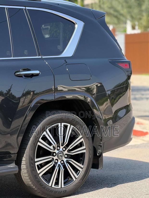 Lexus LX LX 600 2025 Black