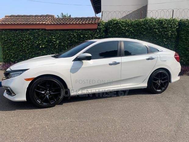 Honda Civic Touring Sedan 2019 White