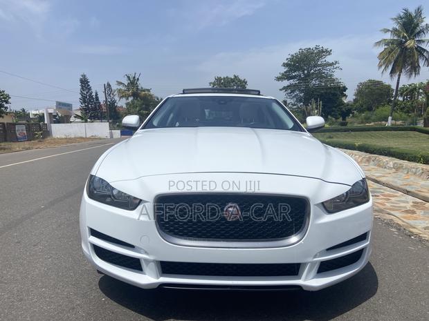 Jaguar XE 20d RWD 2017 White