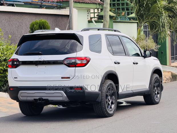Honda Pilot TrailSport AWD 2024 White