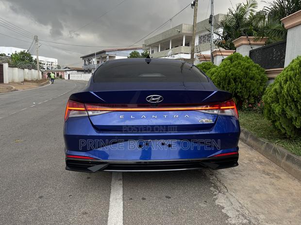 Hyundai Elantra 2023 Blue