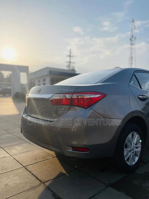 Toyota Corolla 2017 Gray