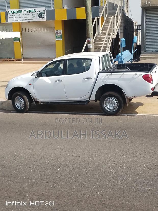Mitsubishi L200 Club Cab 2.5 136hp 4WD 2007 White