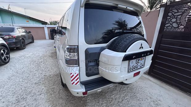 Mitsubishi Pajero V80 3.0 VR-I 2014 White