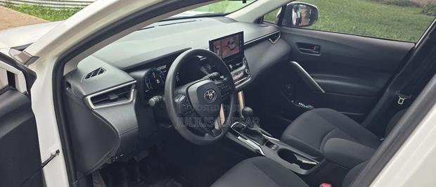 Toyota Corolla Cross XLE 2023 White