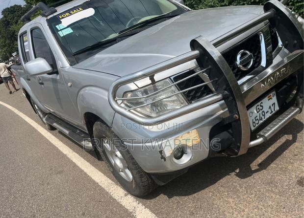 Nissan Navara 2012 Gray