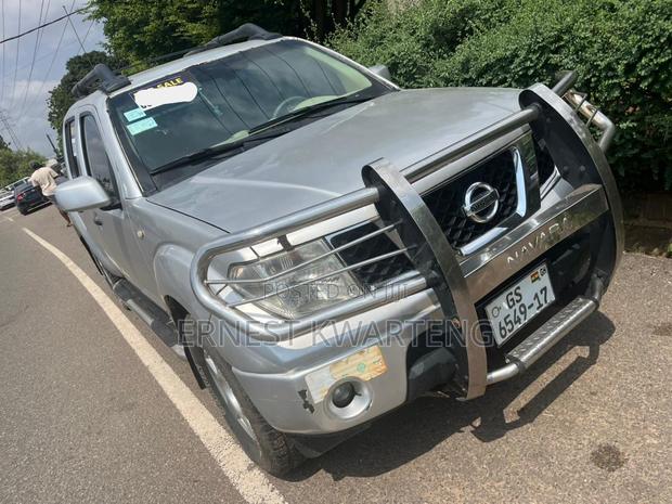 Nissan Navara 2012 Gray