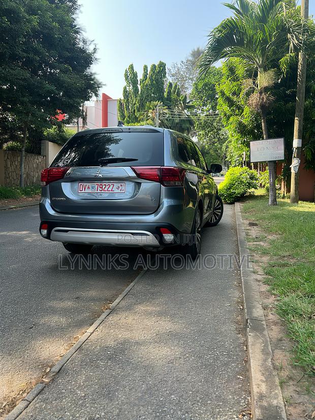 Mitsubishi Outlander SE S-AWC 2020 Gray