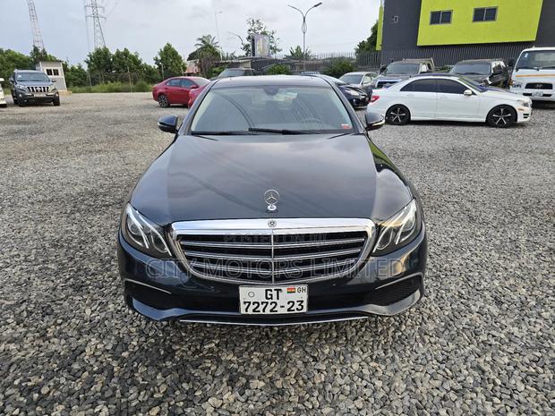 Mercedes-Benz E300 2018 Black