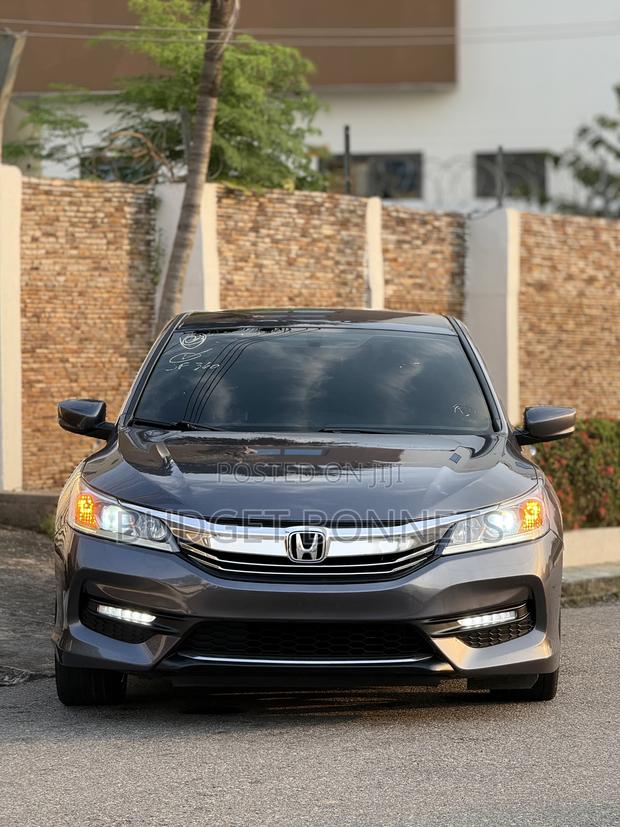 Honda Accord Sport SE 4dr Sedan FWD (2.4L 4cyl 2A) 2017 Gray