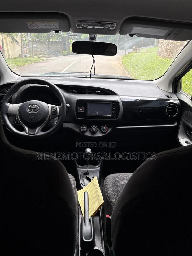 Toyota Vitz 1.3 AWD 5dr 2015 White