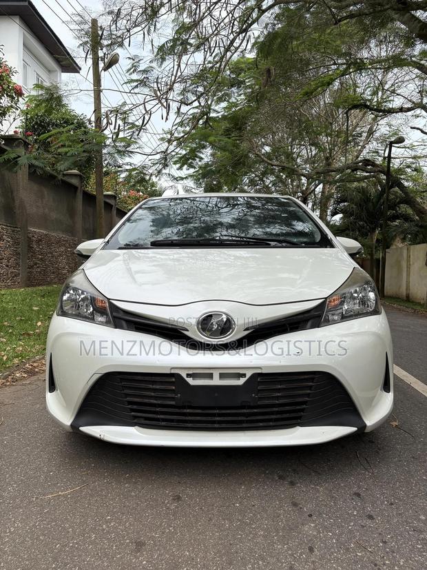 Toyota Vitz 1.3 AWD 5dr 2015 White